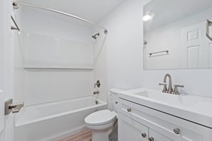 32304572