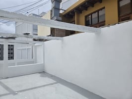32313600