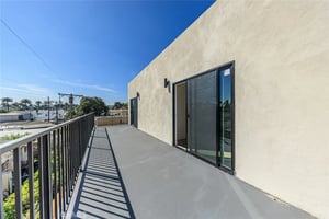 32711104