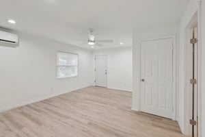 32469612