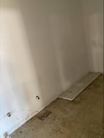 32618271