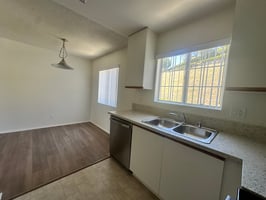 32620633