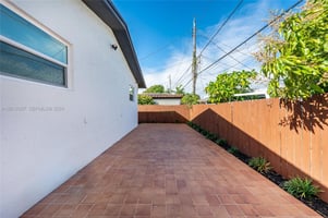 32653324