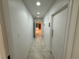 32663918