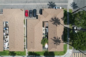 32733652