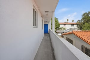 32751580