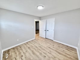 32806899