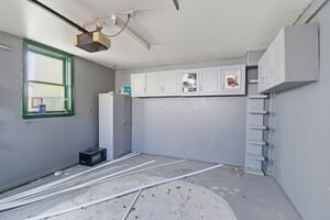 32823105