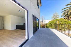 32903328