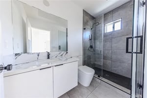 32903386