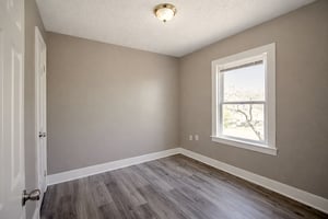 32895569