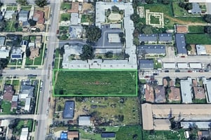 32903762