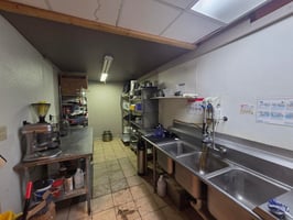 32905772