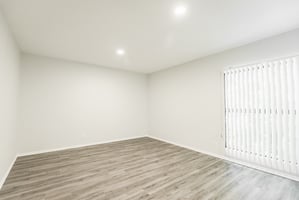 32928620