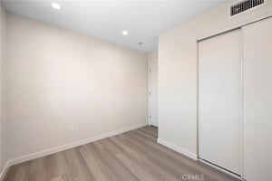 32934602