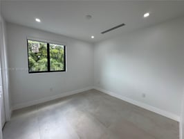 32950538