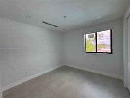 32950580