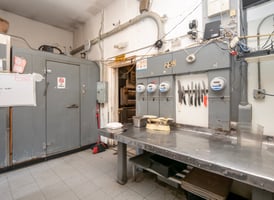 32951576