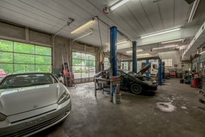 32952183