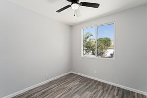 32990641