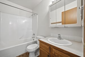 33162571