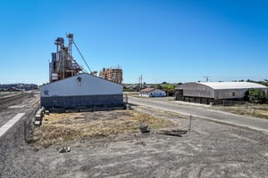 33174456