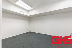33170100