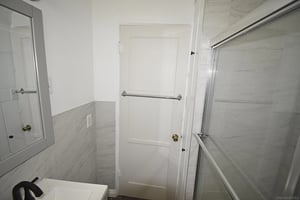 33173327