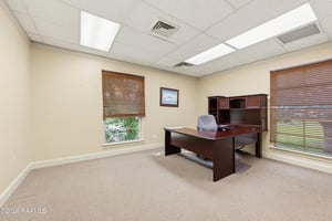33203209