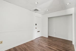 33273089