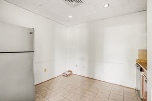 33273094