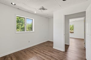 33273104