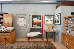 33273702