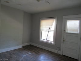 33277368