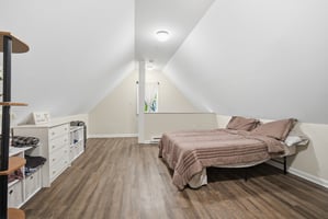 33279761