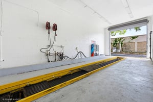 33283123