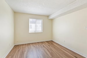 33298000