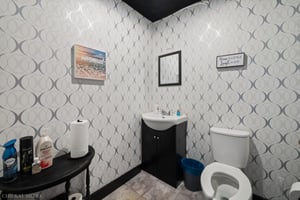 33512821