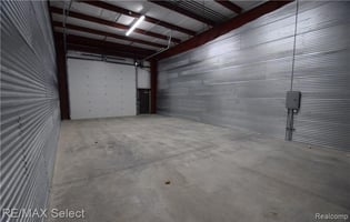 33663528