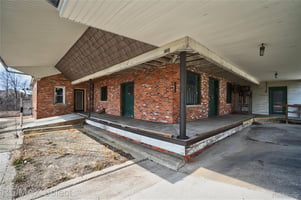 33667529