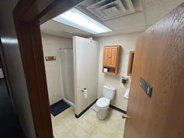 33683922