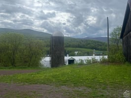34195122