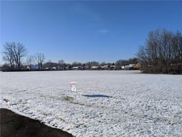 6760718