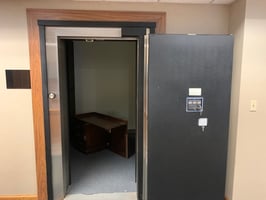 8359304