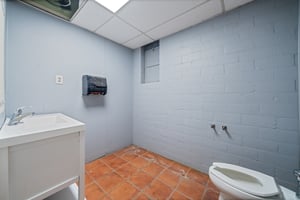 31631693