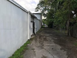 21104633