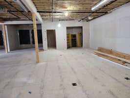 6183611