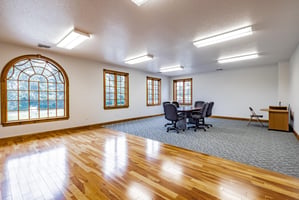 4900077