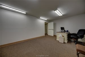 29687567