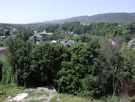 5647736